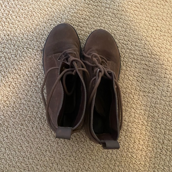 Brown lace up ankle booties - Picture 6 of 10